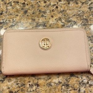 Tommy Hilfiger wallet